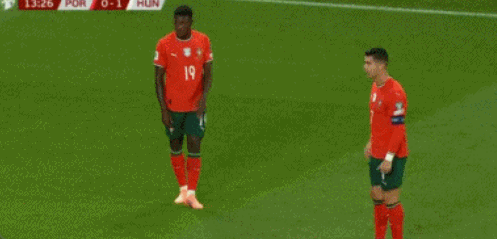 球迷陷入沸 球迷陷入沸